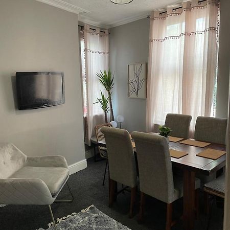 Perfect For Large Groups, Sleeps 15 Close To City Centre 셰필드 외부 사진